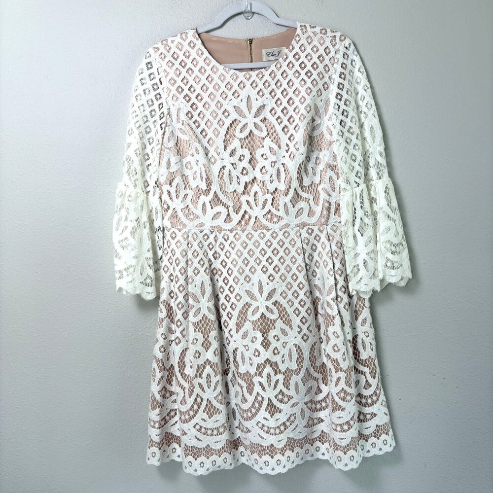 Eliza J Fit & Flare Lace Dress Petite 12 12P Ivory Nude Lining 3/4 Bell Sleeve - Picture 1 of 13